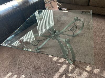 Stylish Glass Coffee Table in great condition.
