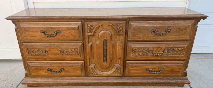 Gorgeous dresser