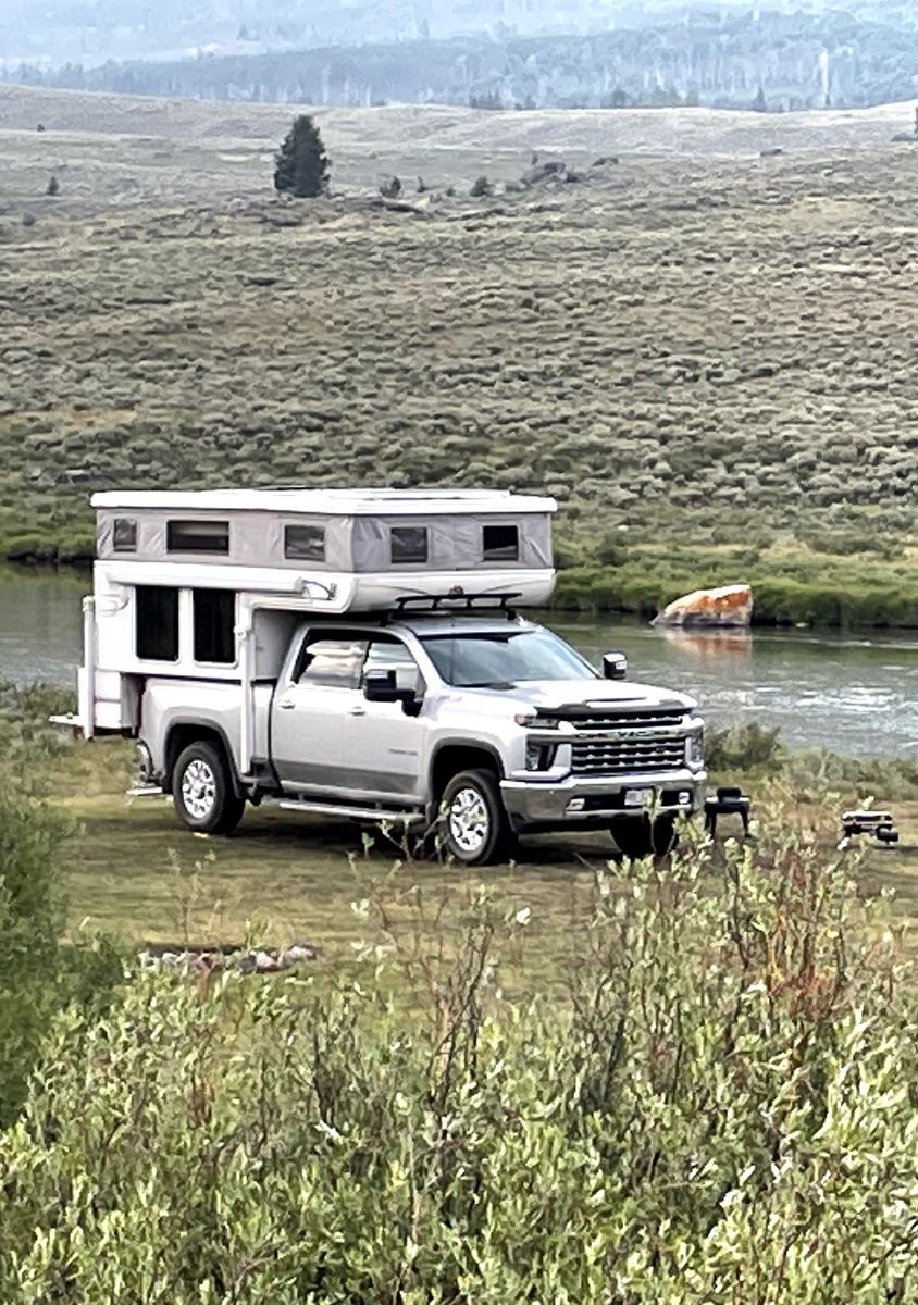 2012 Hallmark GUANELLA LS Truck Camper