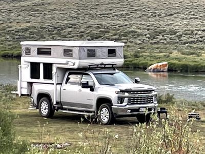 2012 Hallmark GUANELLA LS Truck Camper