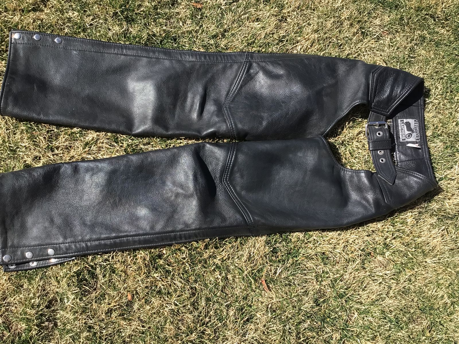 Motorcycle riding shaps - California Creations Leauther.