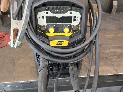 ESAB EM210 welder