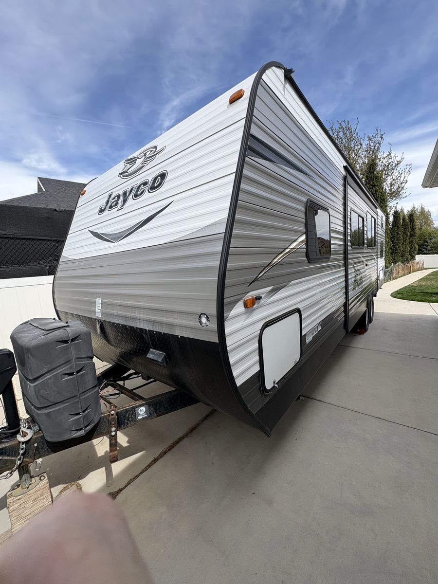 33 foot bumper pole trailer
