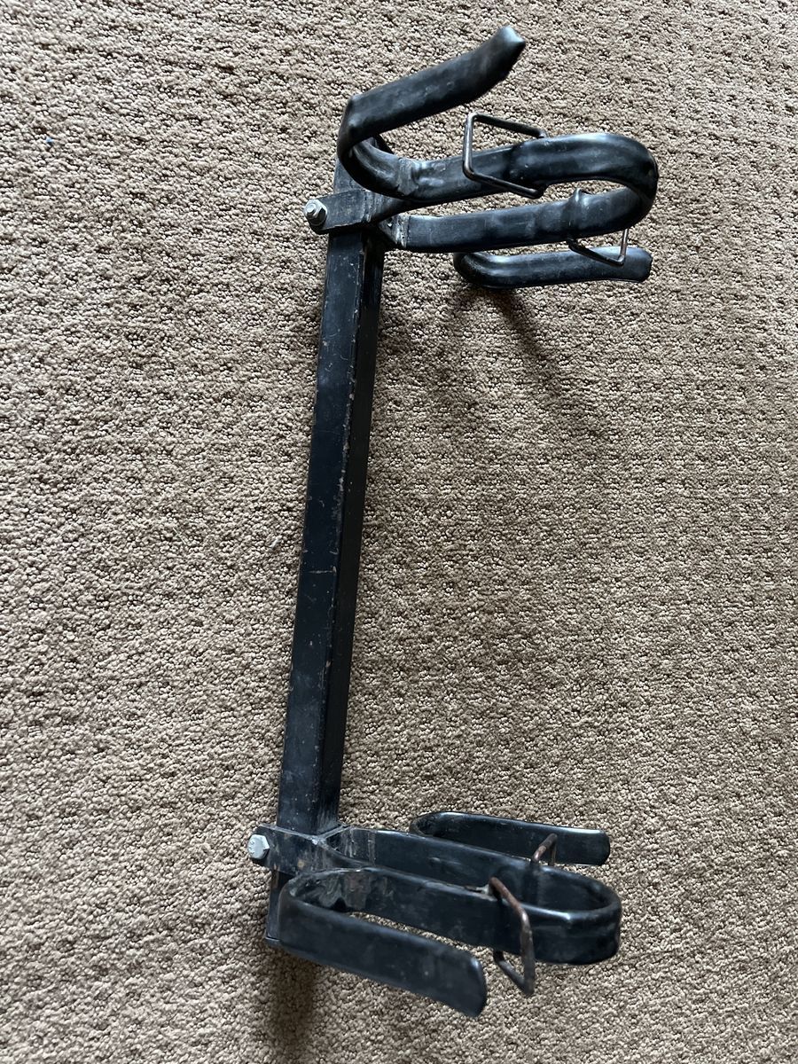 Two gun gun rack for ATV