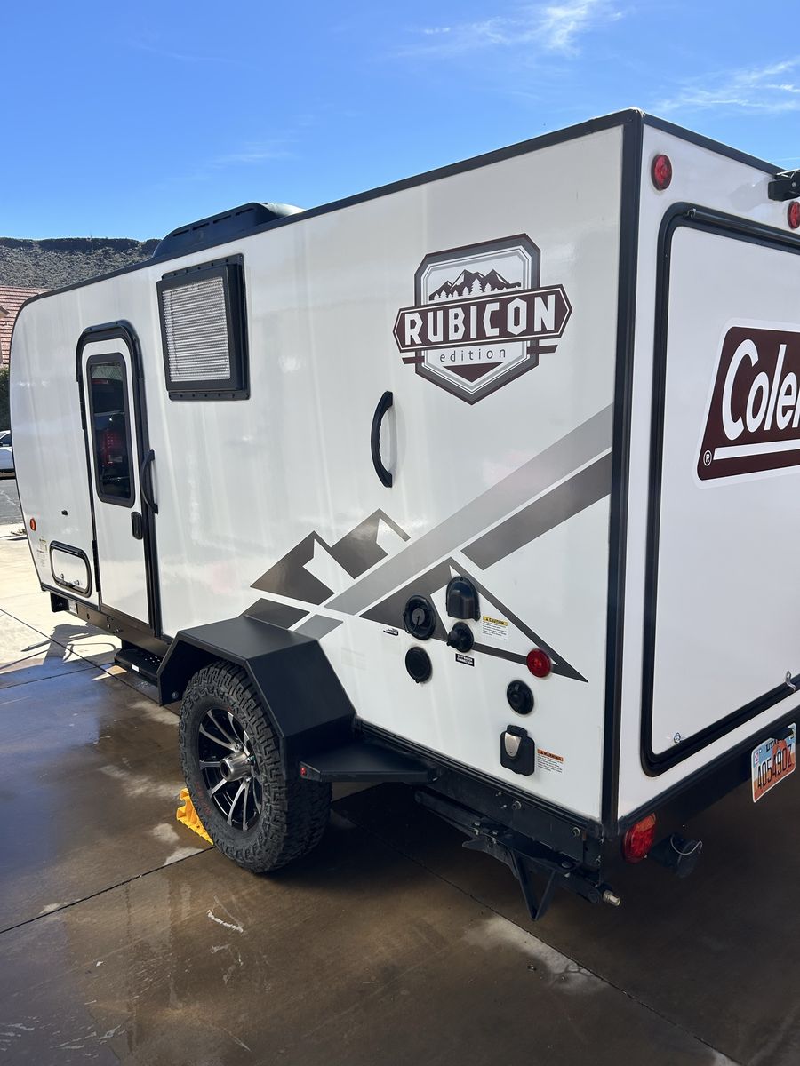 2023 Coleman Rubicon 1400BH Trailor