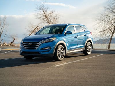 2017 HYUNDAI TUCSON SE