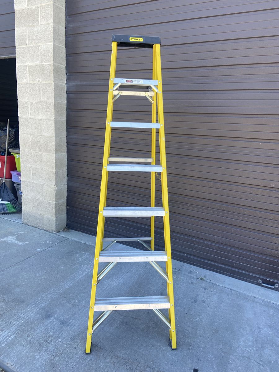 Stanley 7 foot 225lb Ladder