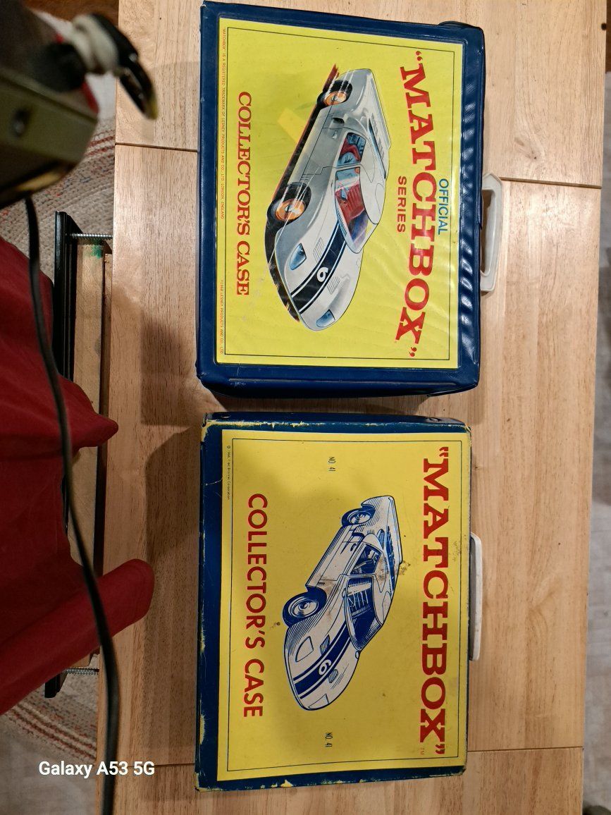 Vintage Matchbox "Official Collectors Series" Carry Case with 20+ Die-Cast Cars from 1966 - Used Condition