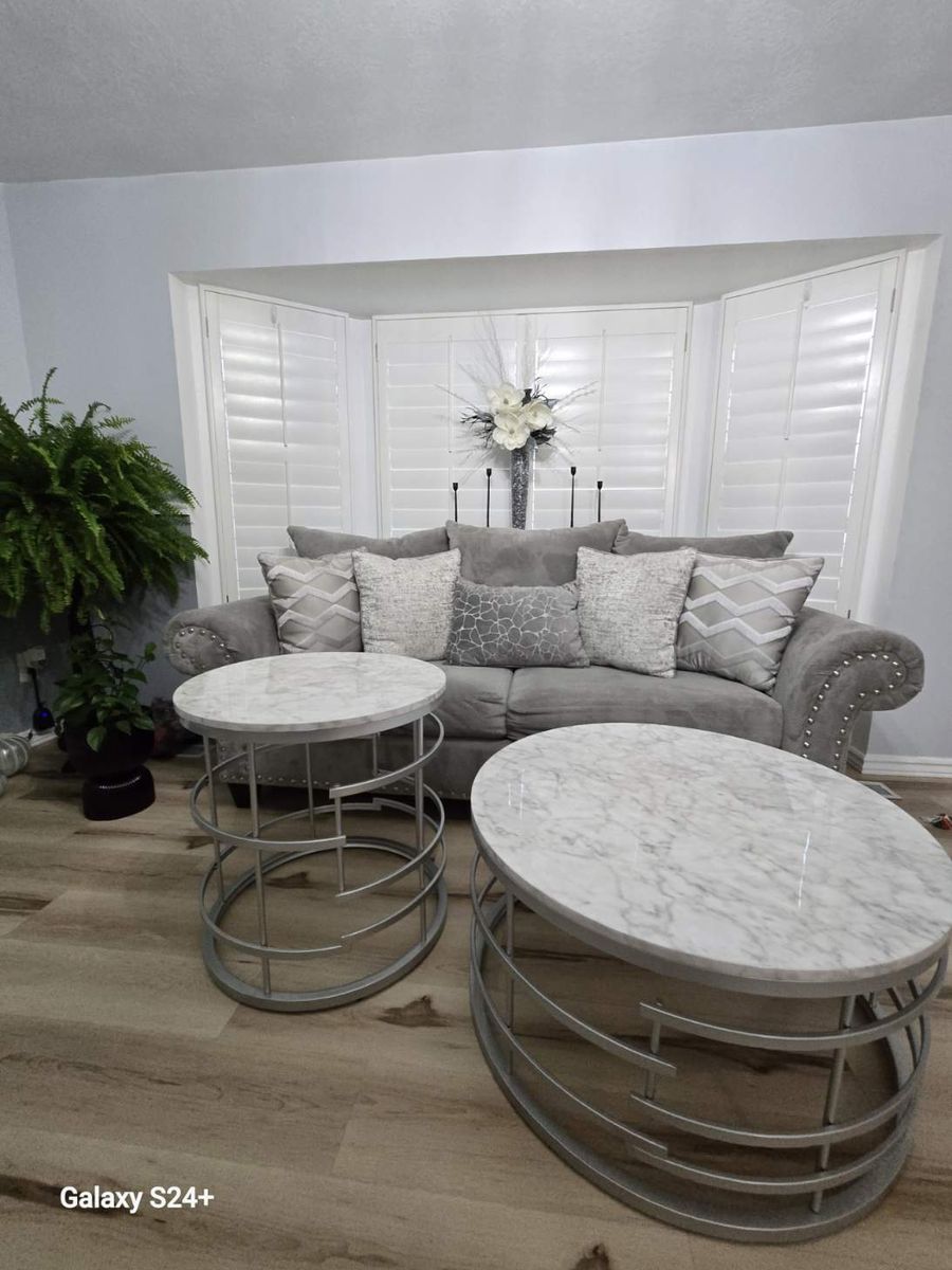 Front room set very nice
