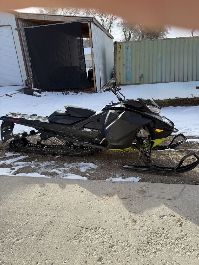 2022 SKI-DOO Summit SP 154 850
