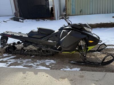2022 SKI-DOO Summit SP 154 850