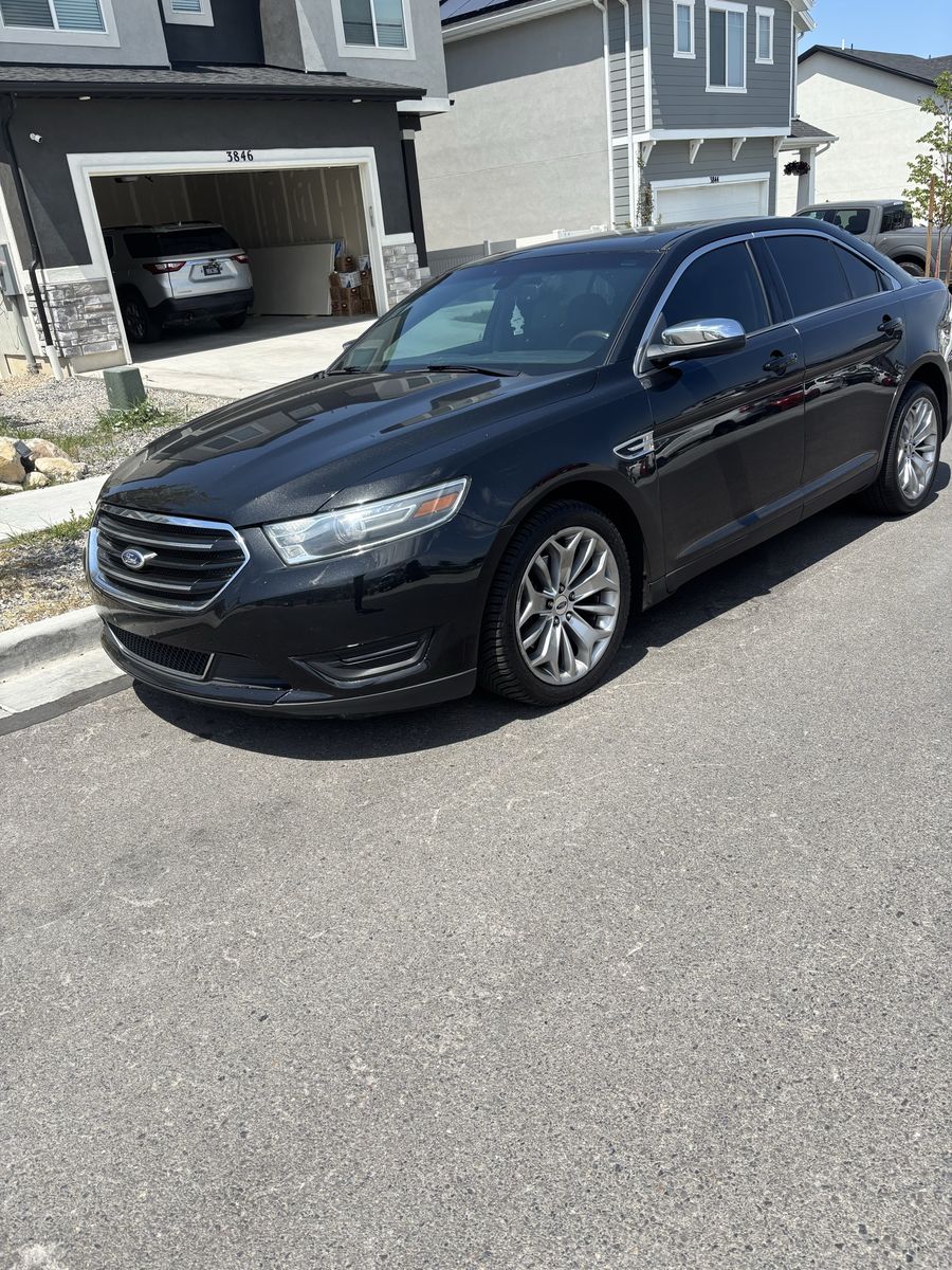 2015 Ford Taurus Limited