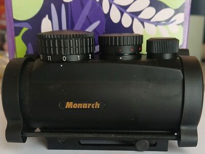 Nixon Monarch red dot