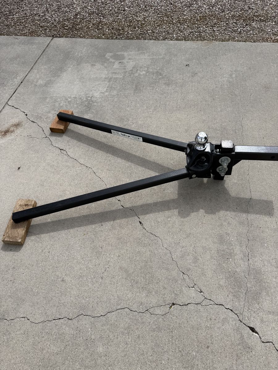 Equal-i-zer Hitch