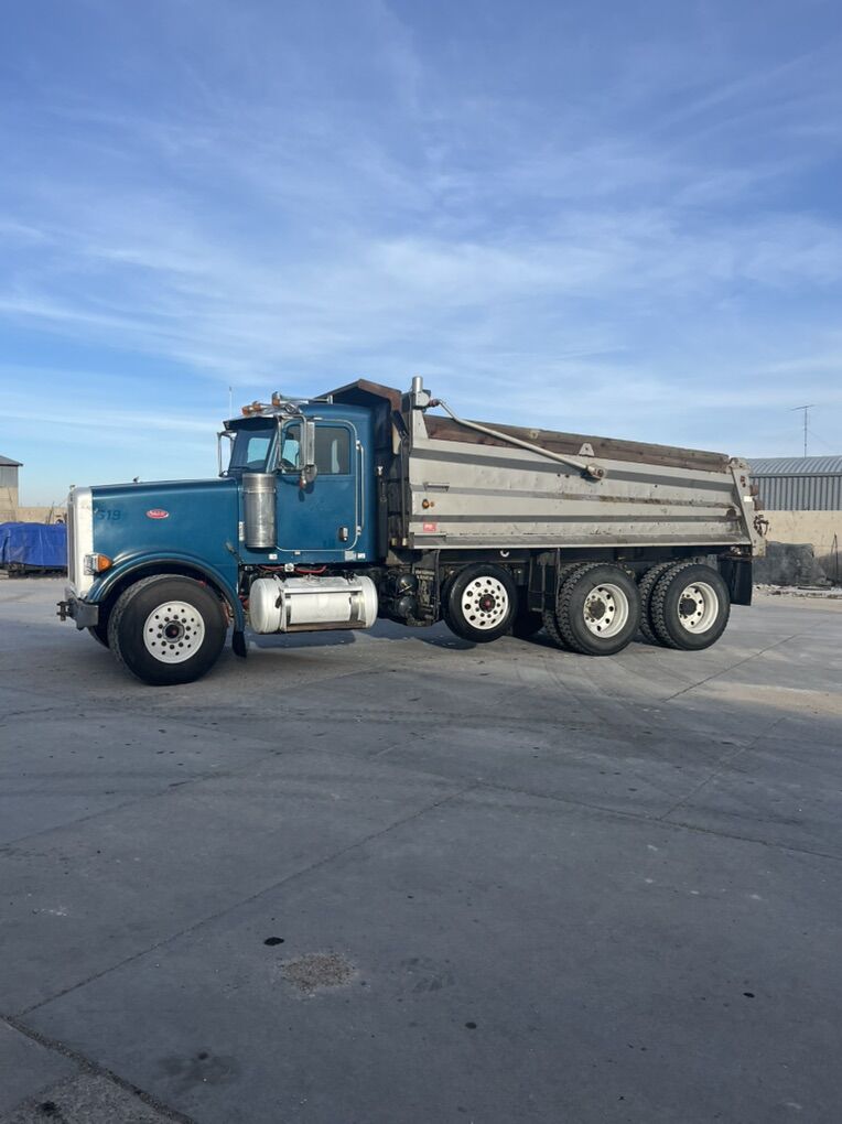 2007 Peterbilt Dump Truck