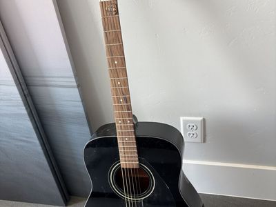 Yamaha Black Acoustic Guitar