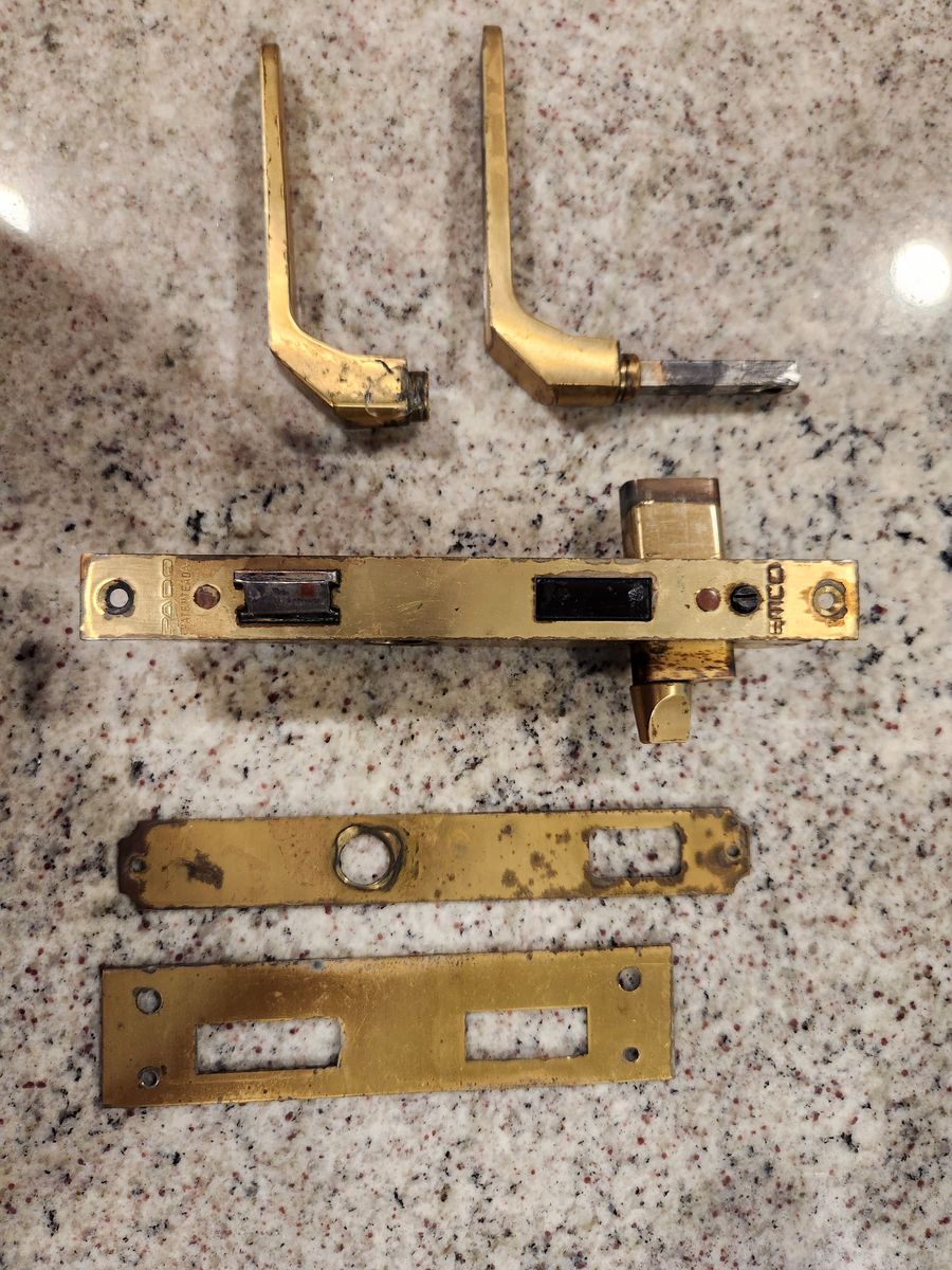Gold screen door handle assembly