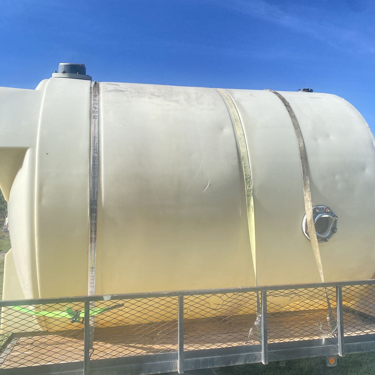 Poly water tank  3500 gallon