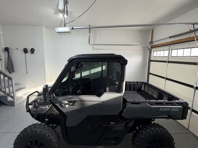 2023 Can-Am Defender Limited HD10