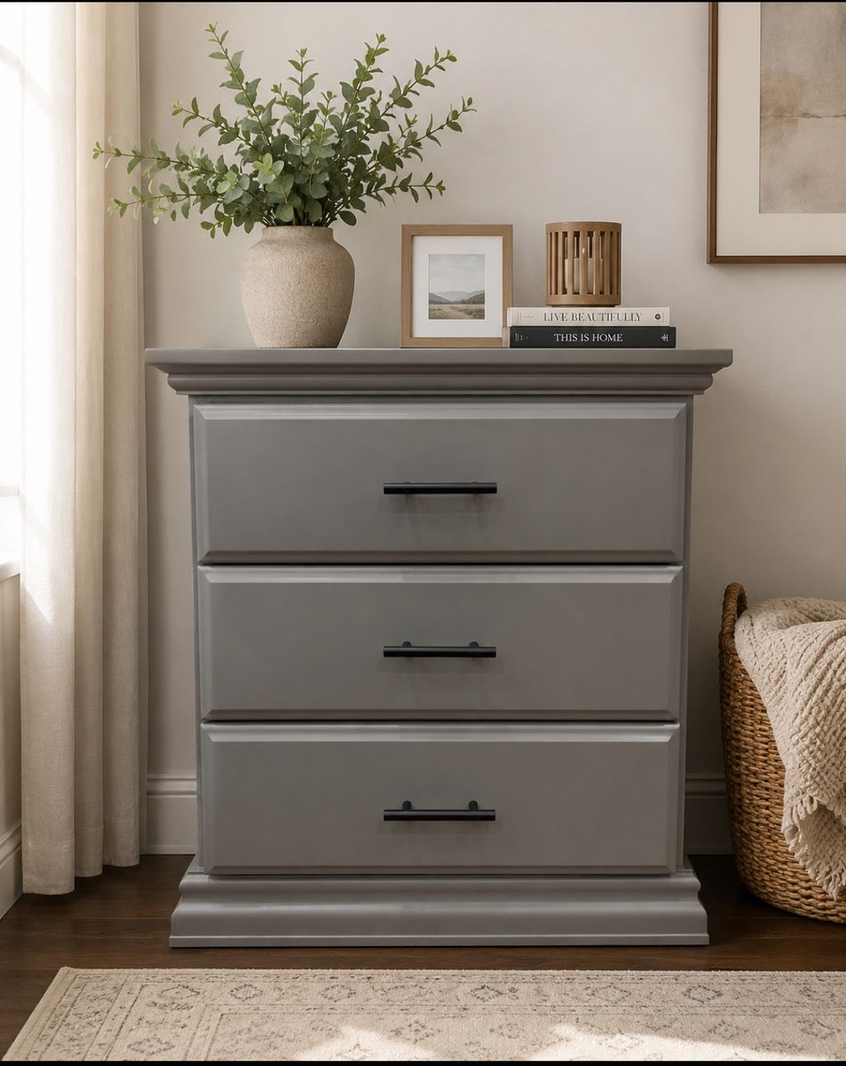 Stylish Grey 3-Drawer Nightstand/Side Table with Black Pulls - Versatile Storage Solution
