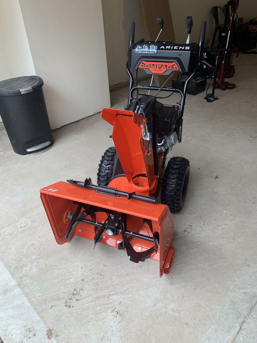 Snow Blower Ariens 24” Two Stage Gas