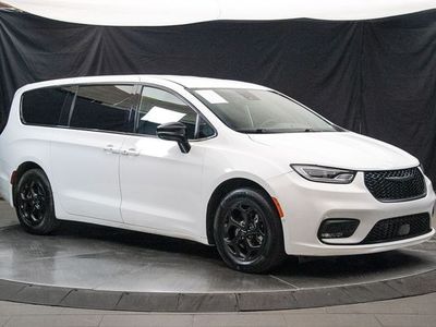 2024 Chrysler Pacifica Plug-In Hybrid S Appearance