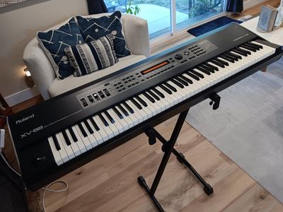 Vintage Roland XV-88 128 Voice 88 Key Expandable Digital Synthesizer Keyboard, Power Supply, Stand & Hard Case included. Tested.
