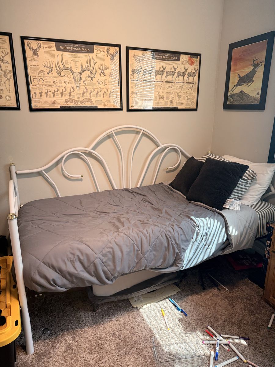 White Metal Daybed Frame with Scrollwork Design