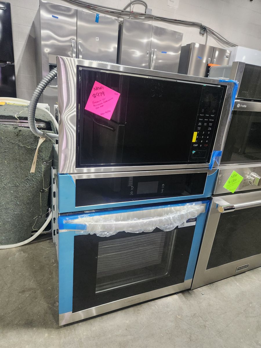 BEAUTIFUL BRAND NEW! FRIGIDAIRE 27" MICROWAVE COMBINATION WALL OVEN!