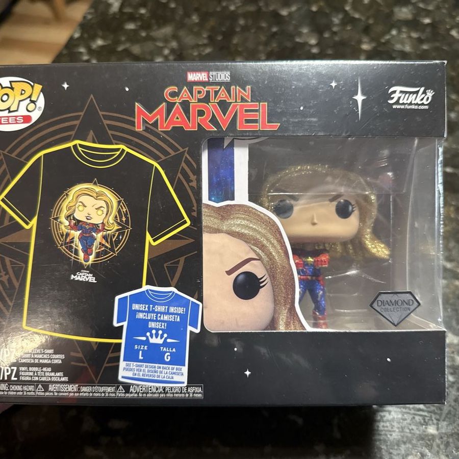 Funko Pop! Tees Captain Marvel Diamond Collection Vinyl Figure & T-Shirt Box Set Size Large