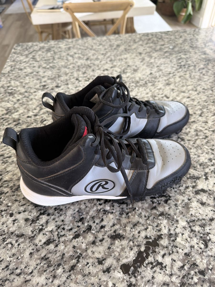 Youth Or Men Baseball Cleats Size 7