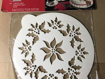 Christmas Poinsettia and Holly Round Cake Decorating Stencil reusable craft, Vintage