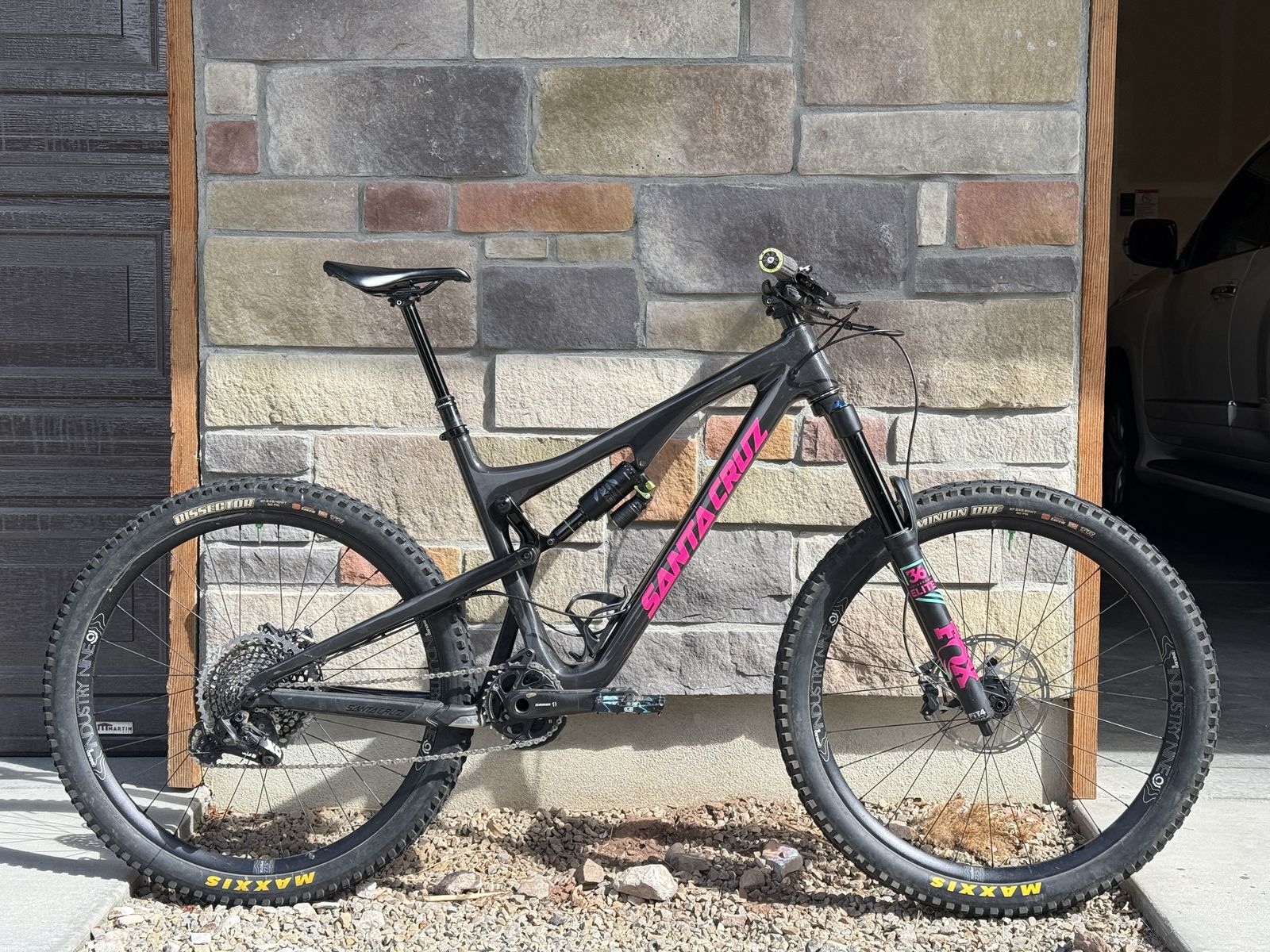 2018 Santa Cruz Bronson Size Medium – Upgraded Build – Industry Nine Wheels
