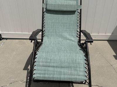 Relaxing Zero Gravity Lounge Chair