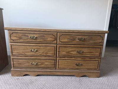 Vintage Oak Wood Dresser & Nightstand Set - 6 Drawer Dresser & 4 Drawer Nightstand