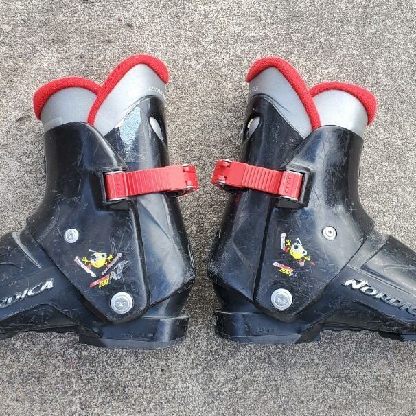 Kids Junior Nordica Size 13-1 Mondo 20.5 Ski Boots