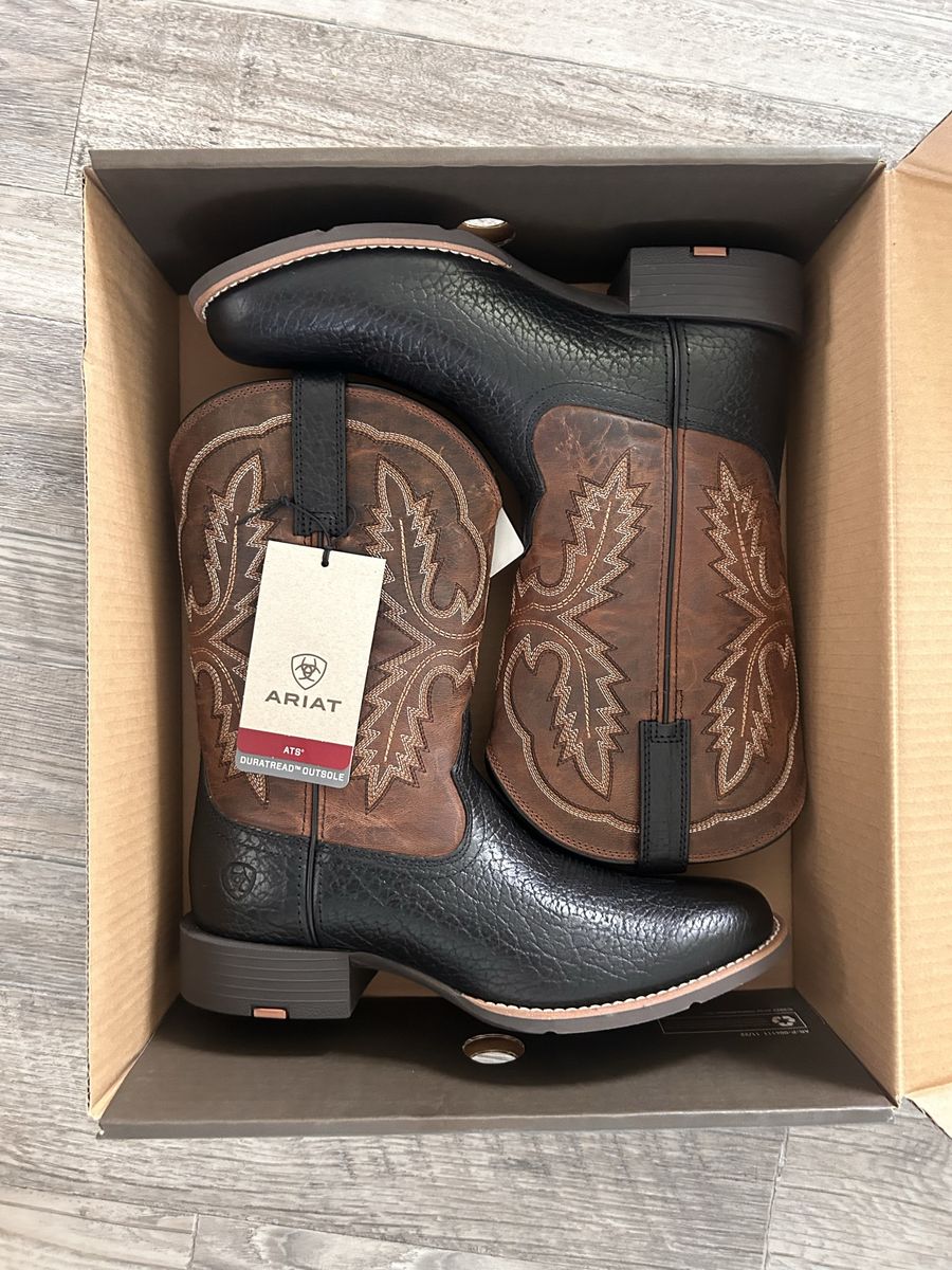 NIB Men’s Ariat Sport Stratten Western Boots Black Adobe / Weathered Chestnut Size 9.5 D
