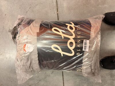 Lola Blanket XL - Silver Linings (80 x 90 inches)