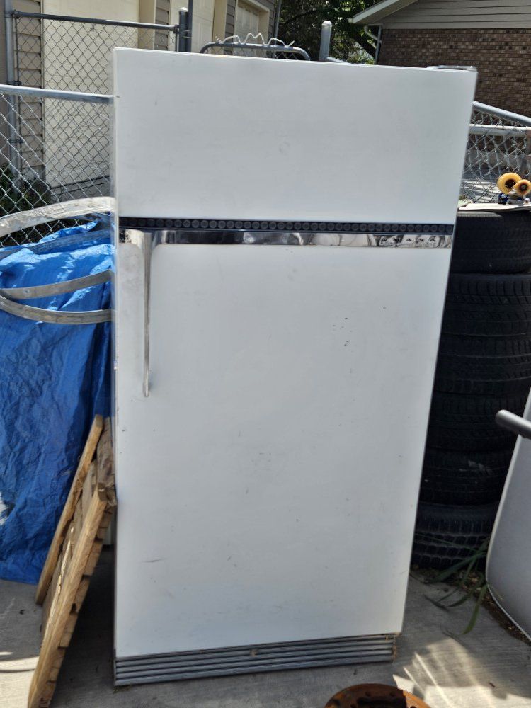 Vintage Amana 18 cubic foot Freezer Appliance for Sale.