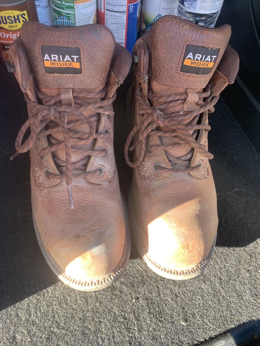 Women’s size9 ariat steel toe boots