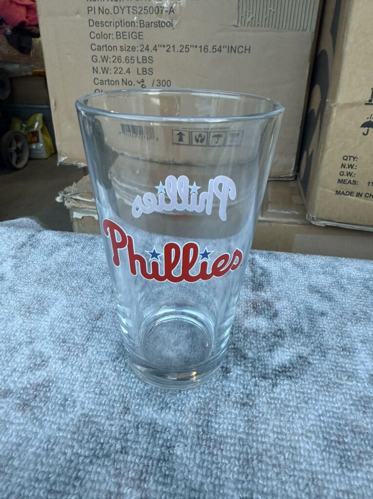 Philadelphia Phillies 16oz Pint Glass New MLB