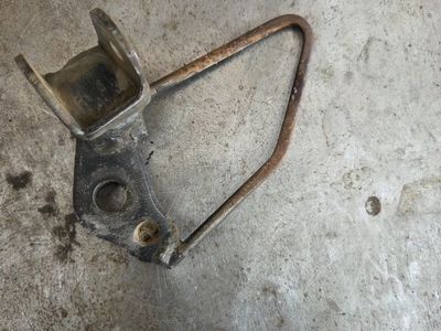 Yamaha TW200 footpeg foot peg mount guard
