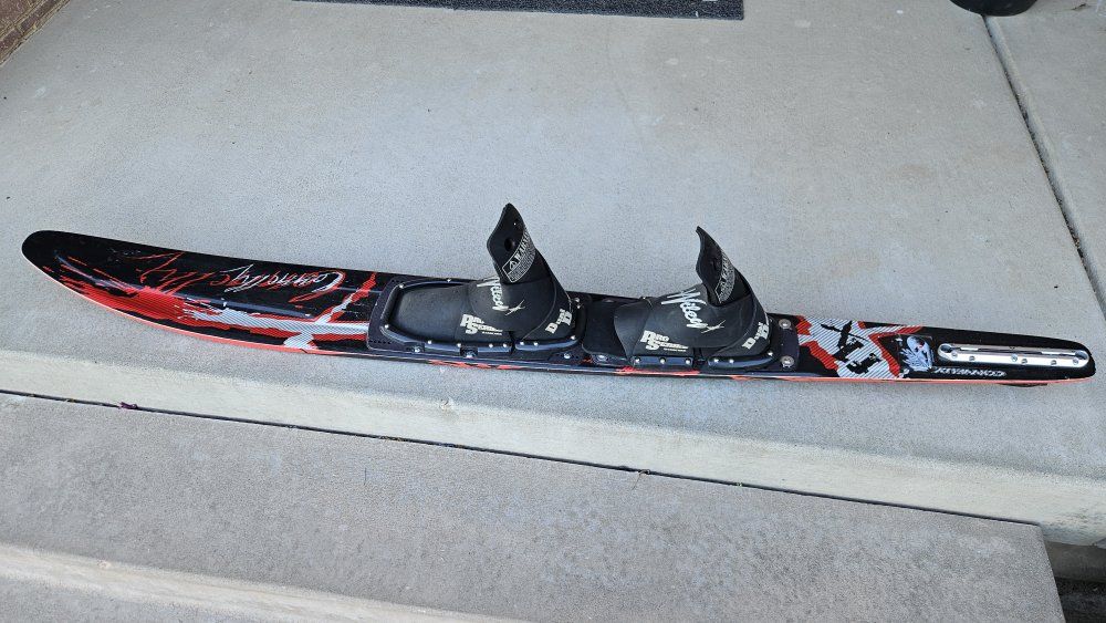 Connelly Water Ski V with Double Bindings