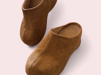 Comfy Suede Brown Clogs in Women’s Size 8/UK 39