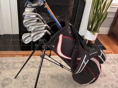 Men’s Titleist Ping Nicklaus golf clubs set for sale.