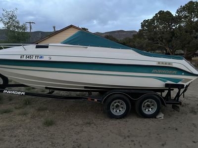 1995 Invader Boat
