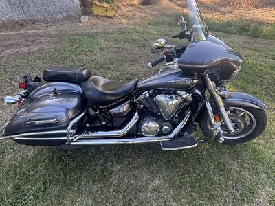 2014 Yamaha V-Star 1300 tourer
