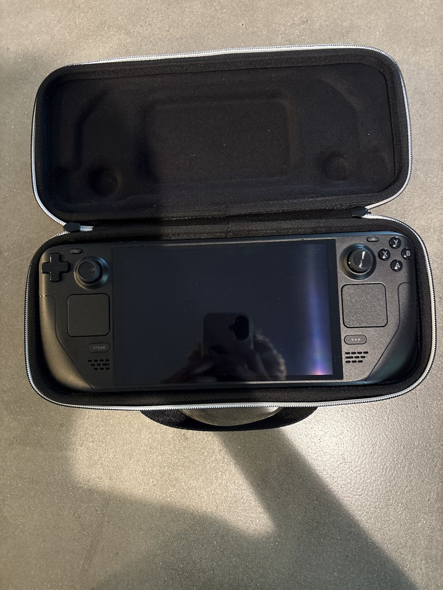 Steam deck oled 512 with charger and case NEED TO SELL NOW