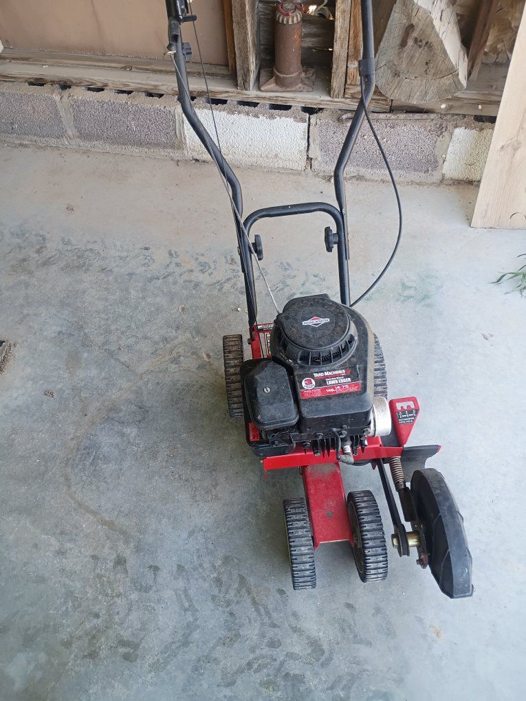 MTD LLC 25B-550C029 Weed Trimmer/Edger with Briggs & Stratton Engine - Used