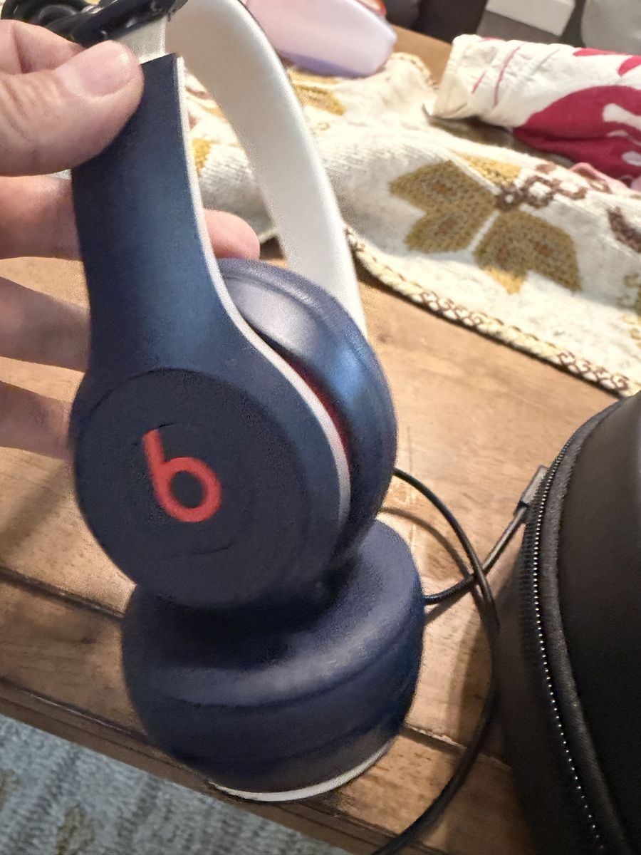 Beats Solo3 Wireless On-Ear Headphones Blue and White with Case
